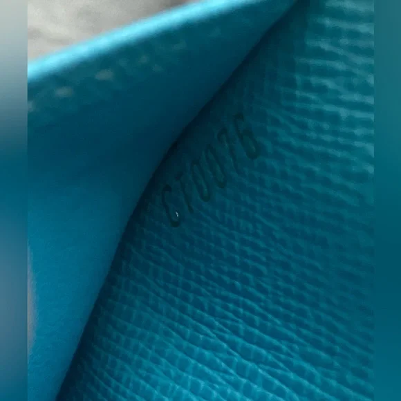 Authentic Louis Vuitton “Groom Portefeuille” monogram canvas compact wallet - Picture 9 of 9